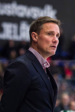 Frölundas tränare Roger Rönnberg deppar