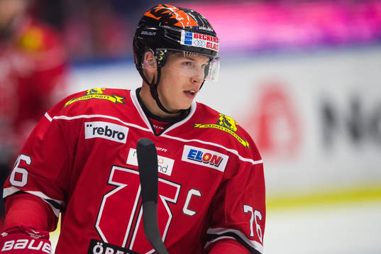 Örebros Jere Sallinen jublar
