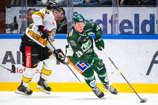 Luleås Oscar Engsund och Färjestads Fabian Zetterlund