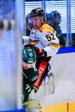 Färjestads Jesse Virtanen och Luleås Karl Fabricius