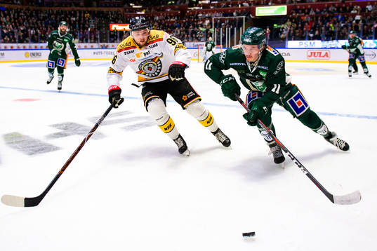 Luleås Robin Kovacs och Färjestads Joakim Nygård