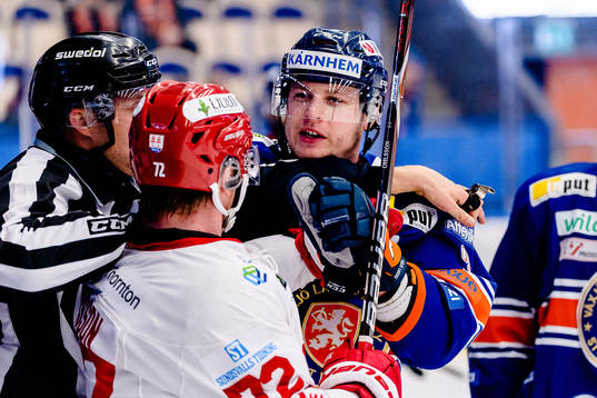 Gruff mellan Växjös Oliver Bohm och Timrås Sebastian
