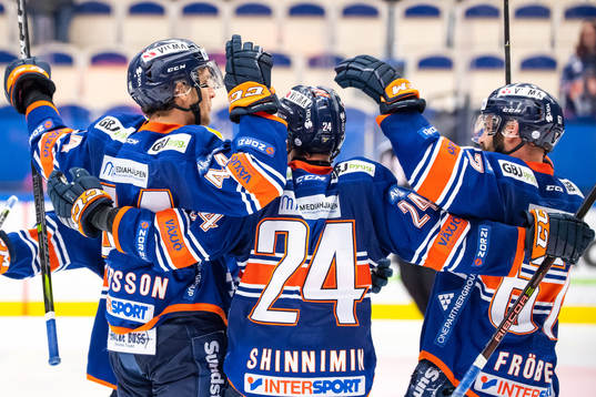 Växjös spelare jublar