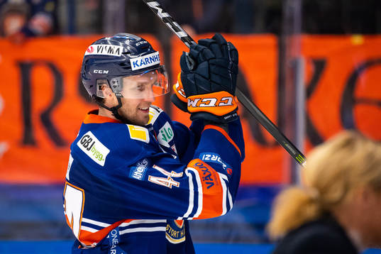Växjös Peter Andersson jublar