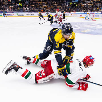 s Markus Lauridsen trycker ner Moras Alexander Hilmerson