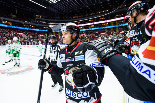 Malmö Redhawks Johan Olofsson jublar