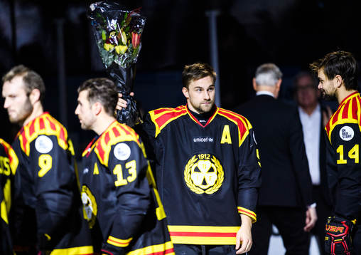 Brynäs Lukas Kilström uppmärksammas för 300 spelade