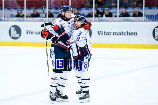 Linköpings Anton Karlsson och Derek Roy jublar