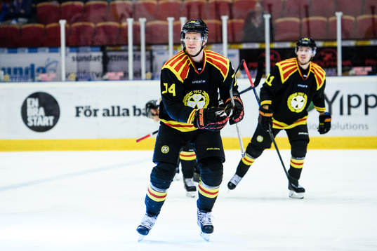 Brynäs Nicklas Danielsson jublar