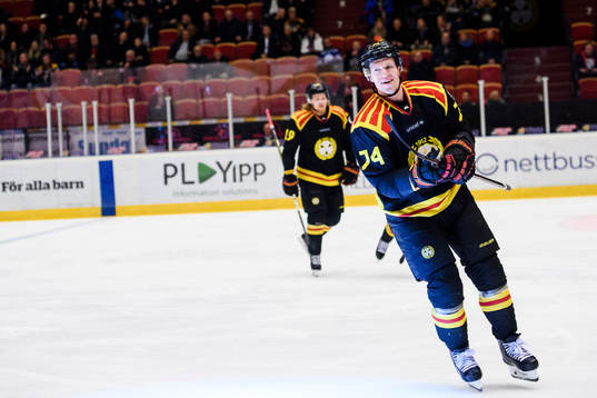 Brynäs Nicklas Danielsson jublar