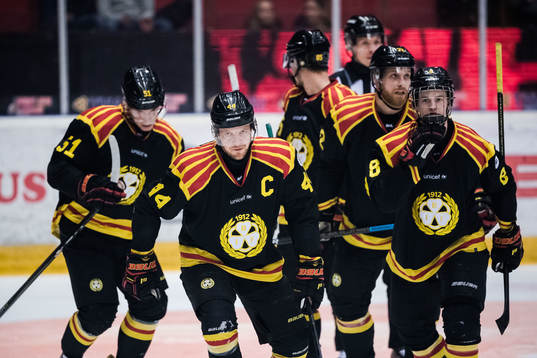 Brynäs Jacob Blomqvist jublar