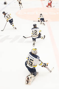 s värmning innan ishockeymatchen i SHL mellan Mora och HV71
