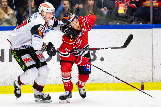 Malmö Redhawks Fredrik Händemark och Örebros Jonathan