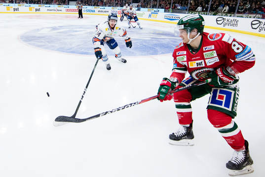 Frölundas Ryan Lasch och Växjös Niclas Burström