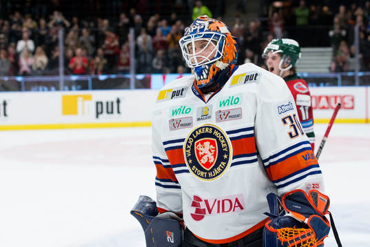 Växjös målvakt Viktor Fasth deppar