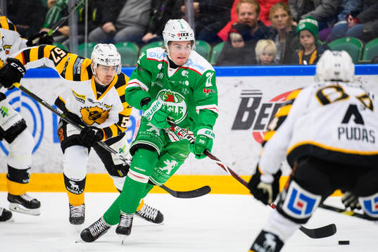 Rögles Nils Höglander och Skellefteås Emil Djuse