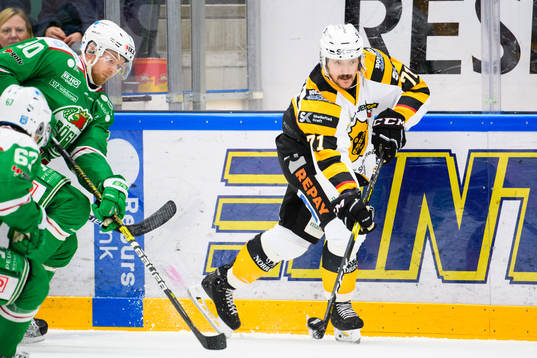 Skellefteås Juhamatti Aaltonen och Rögles Ted Brithén