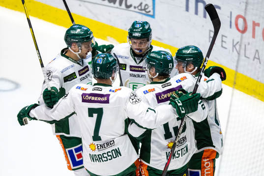 Färjestads Marcus Nilsson jublar med lagkamrater