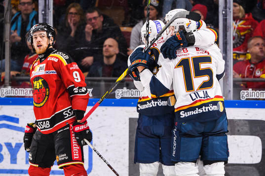 Luleås Johan Forsberg deppar medan Djurgårdens Rasmus
