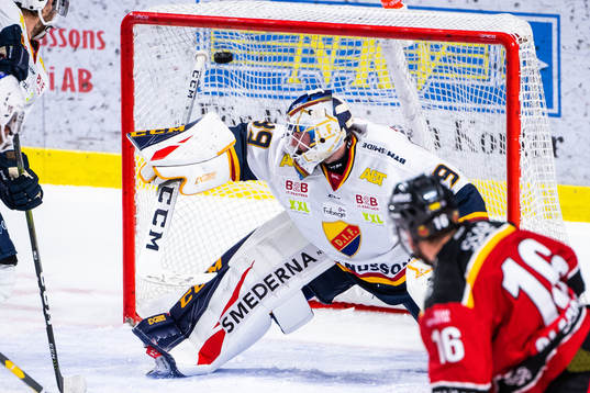 Luleås Niklas Olausson sätter 1-1
