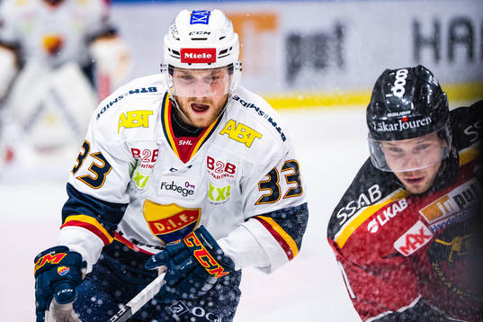 Djurgårdens Linus Hultström och Luleås Petter Emanuelsson