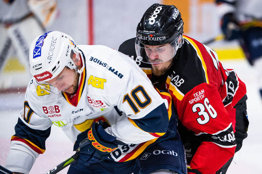 Luleås Emil Larsson och Djurgårdens Niclas Bergfors