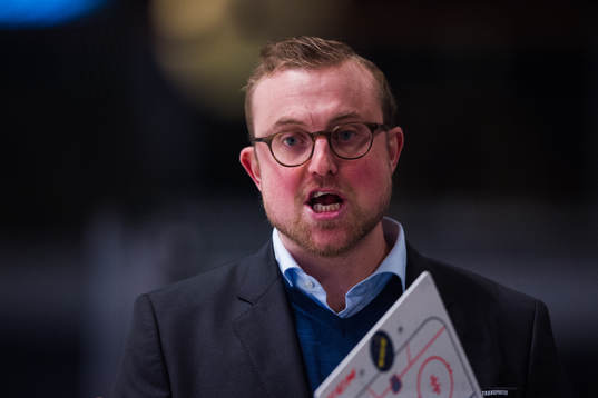 s assisterande tränare Jeff Jakobs