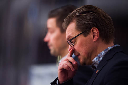 Modos tränare Björn Hellkvist deppar