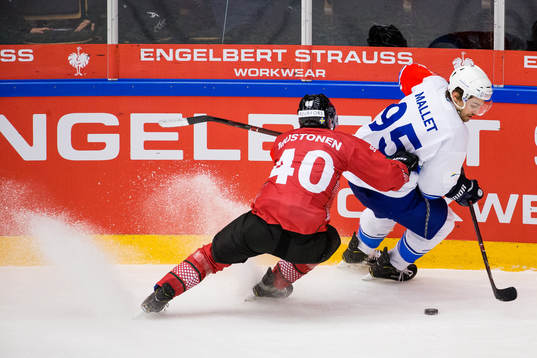 Joel Mustonen of Frölunda and Alexandre Mallet of Kometa