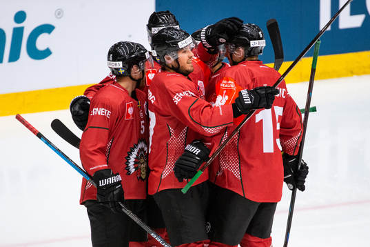 Chay Genoway celebrates with Sebastian Stålberg and Anders