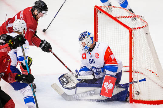 Ponthus Westerholm of Frölunda scores 6-1 behind