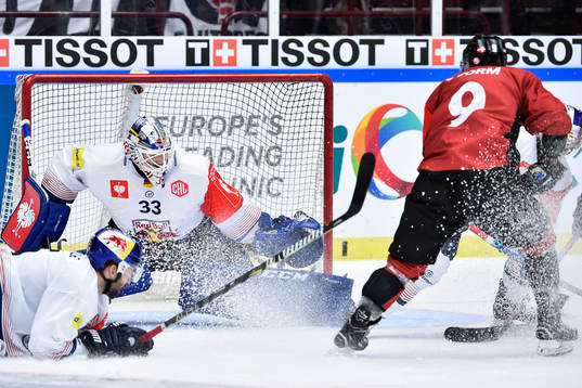 Frederik Storm of Malmö Redhawks scores 5-4 behind