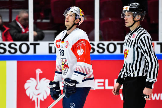 Frank Mauer of Red Bull Munich looks dejected