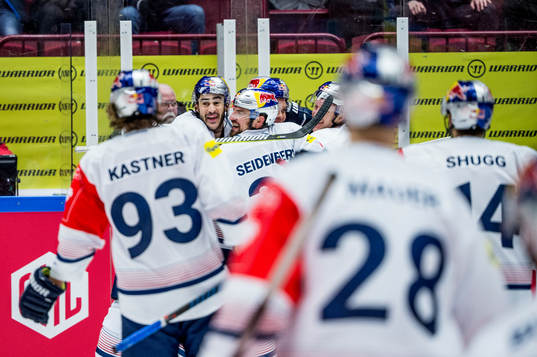 Trevor Parkes of RB Munich celebrates 5-5
