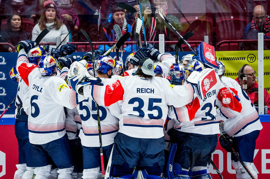 Red Bull Munich celebrates 5-5