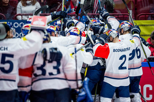 Red Bull Munich celebrates 5-5