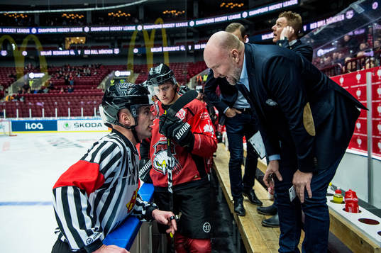 Head coach Peter Andersson of Malmö Redhawks and the