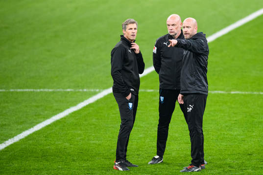Assistant coach Jens Fjellström, head coach Uwe Rösler