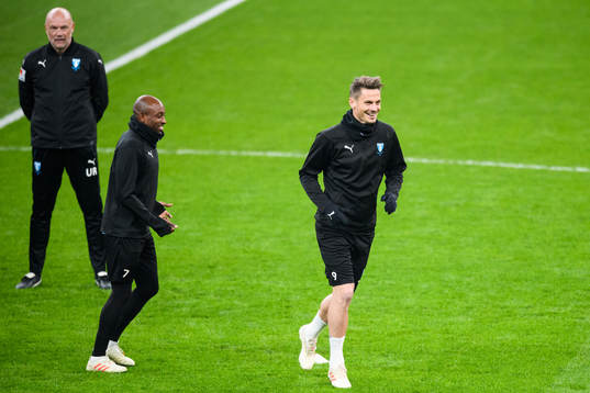 Head coach Uwe Rösler, Fouad Bachirou and Markus Rosenberg
