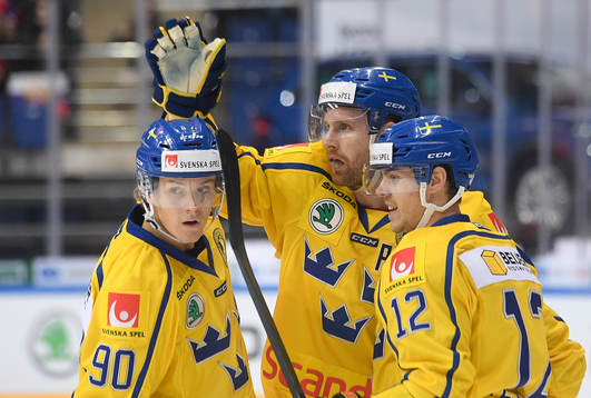 Sweden's players celebrate 2nd team's goal