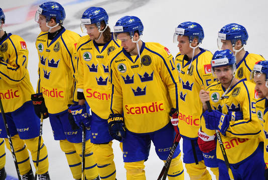 Sweden's players react