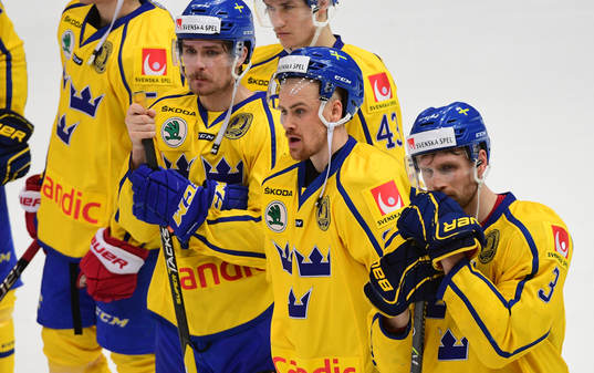 Sweden's players reacts