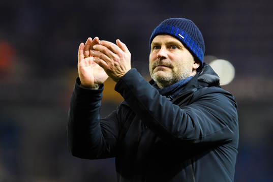 Geir Bakke, head coach of Sarpsborg 08, thanks the