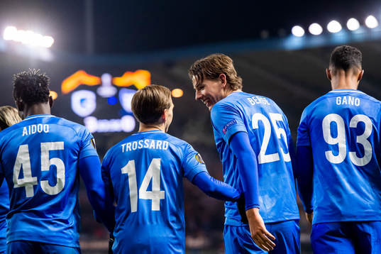 Sander Berge of Genk celebrates with his teammates