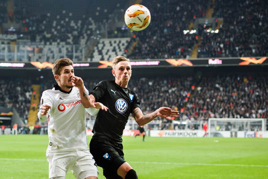Gary Alexis Medel Soto of Besiktas and Sören Rieks of
