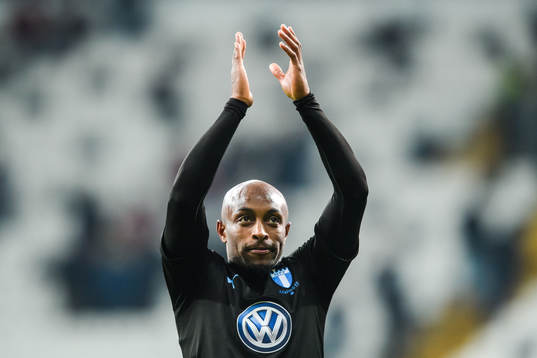 Fouad Bachirou of Malmö FF thanks the supporters