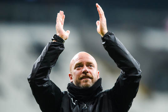 Assistant coach Olof Persson of Malmö FF thanks the