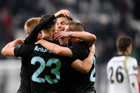Markus Rosenberg of Malmö FF celebrates with team mates
