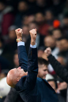 Head coach Uwe Rösler of Malmö FF celebrates