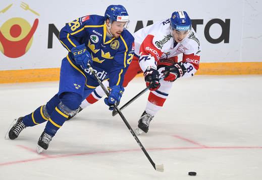 Sweden's Mathias Brome, left, and Czech Republic's David
